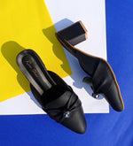 Load image into Gallery viewer, BUCKLE DETAIL HEELED BLACK COLOR