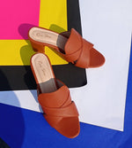 Load image into Gallery viewer, BUCKLE DETAIL HEELED BROWN COLOR