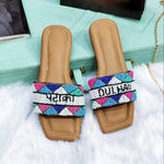 Load image into Gallery viewer, Girl&#39;s flats slippers stylish model fashion flat casual daily use
