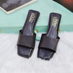 Load image into Gallery viewer, Women Flat sandal black
